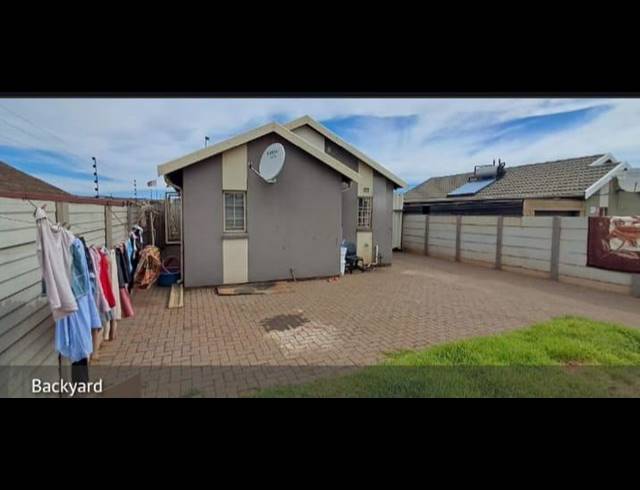 3 BEDROOM HOUSE FOR SALE IN SKY CITY